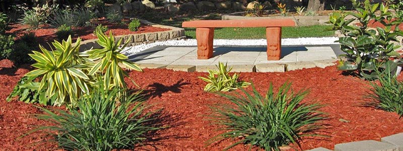 How to Mulch—And How Much Mulch to Buy