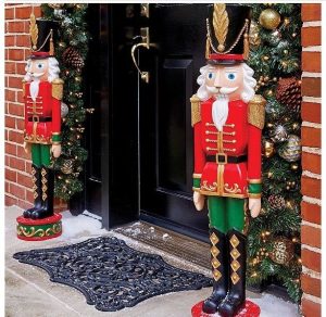 Outdoor Holiday Decor